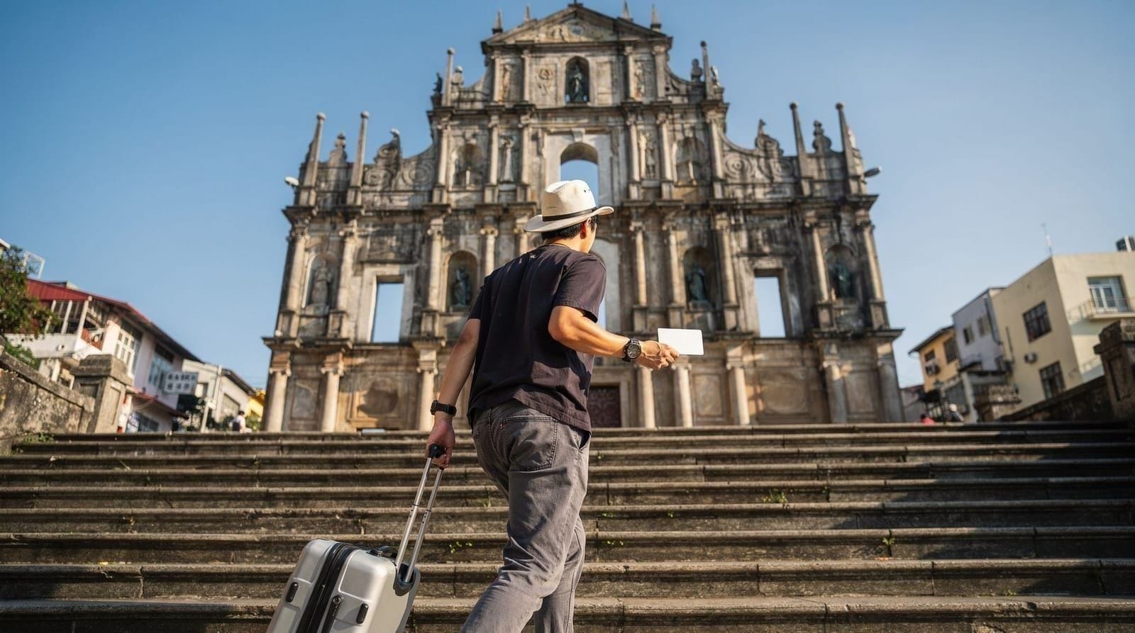 Macau on a layover — what you can actually do in 4–8 hours — Got a long layover or a half-day in Macau? Here's what's actually possible in 4,