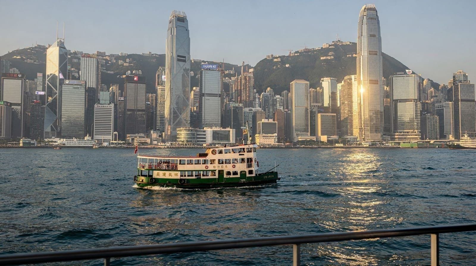 Hong Kong: a day trip from Macau